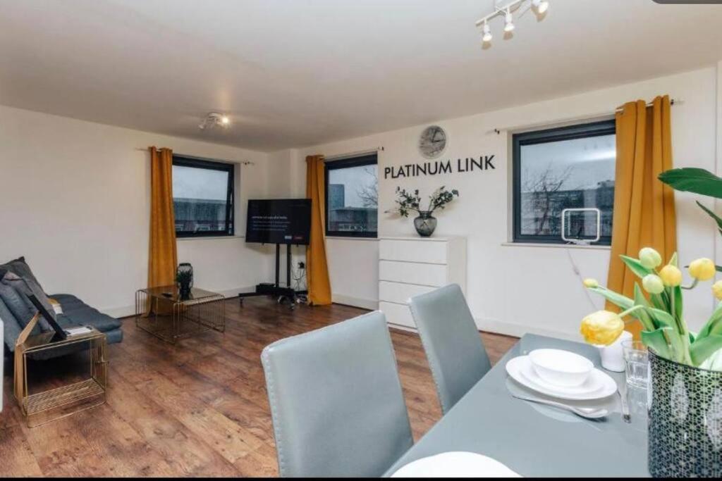 Sl Luxury 2 Bed Broad St Home Бирмингам Екстериор снимка