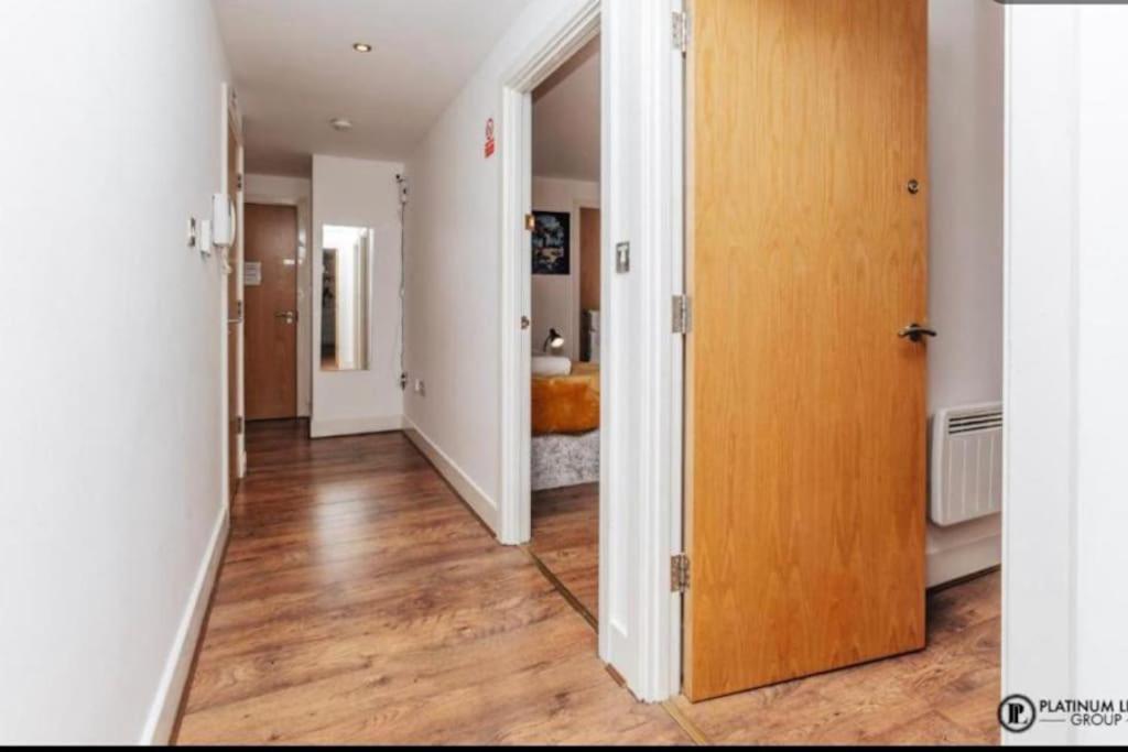 Sl Luxury 2 Bed Broad St Home Бирмингам Екстериор снимка