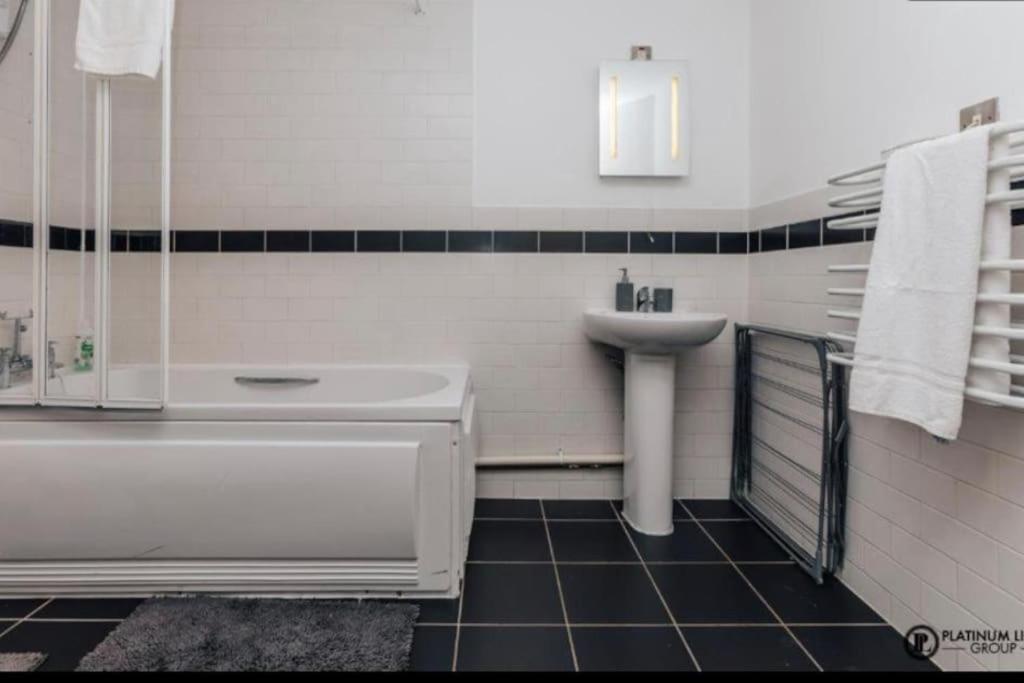 Sl Luxury 2 Bed Broad St Home Бирмингам Екстериор снимка