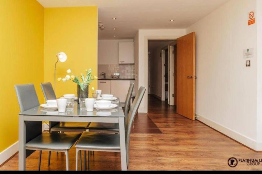 Sl Luxury 2 Bed Broad St Home Бирмингам Екстериор снимка