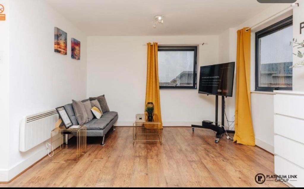 Sl Luxury 2 Bed Broad St Home Бирмингам Екстериор снимка