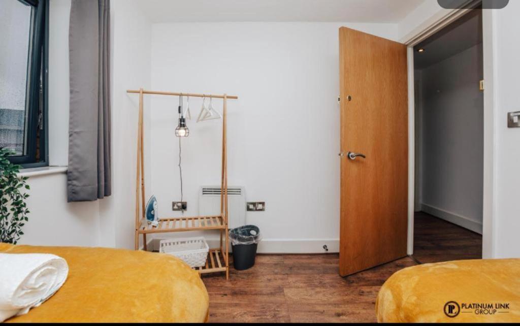 Sl Luxury 2 Bed Broad St Home Бирмингам Екстериор снимка